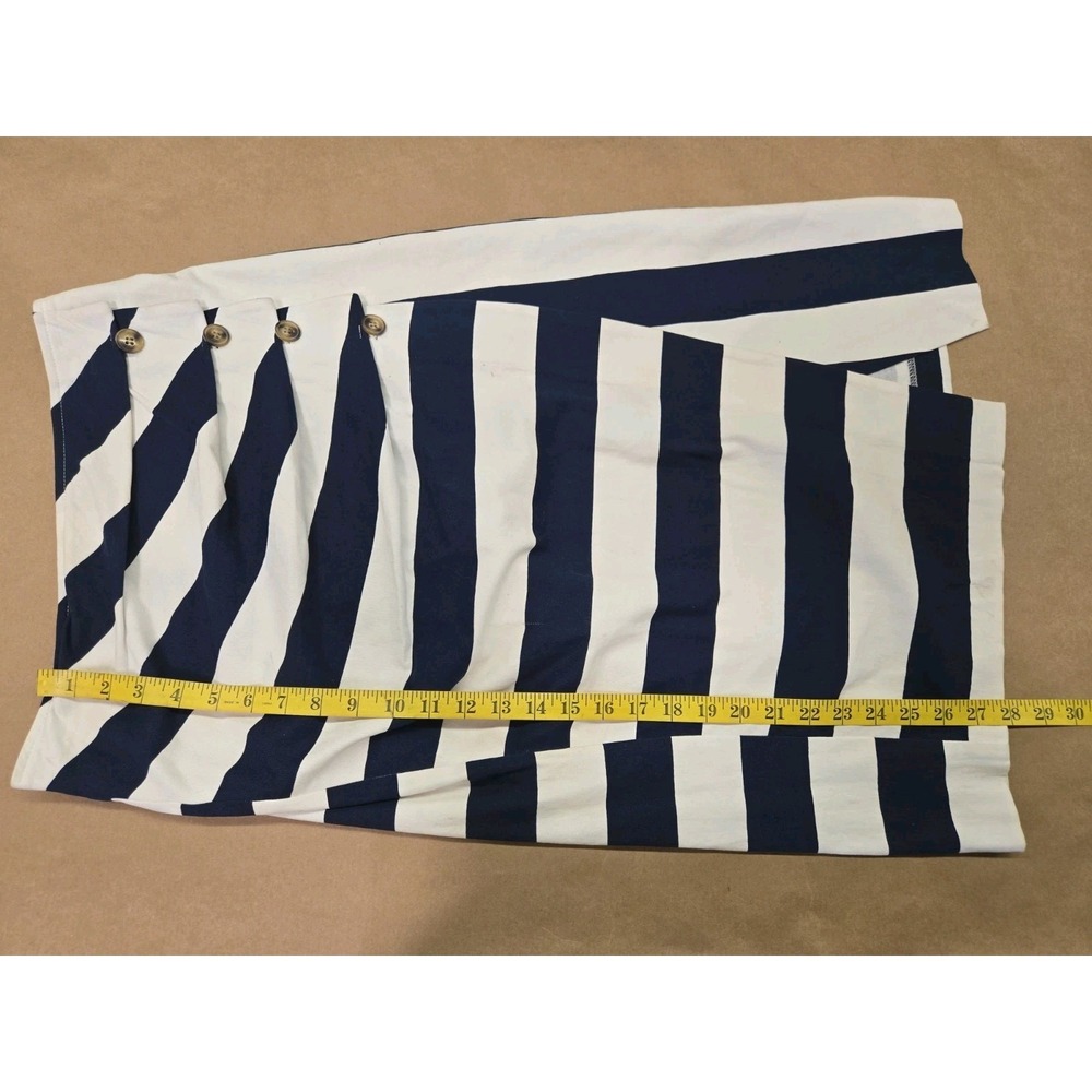 Eva Mendes New York Co. Navy & White Skirt Size 12, visible run line outside - Picture 9 of 11